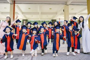 tre-vui-den-truong-cung-lis-preschool